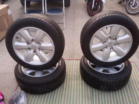 ขายเเม๊กวีโก้ พร้อมยาง 215/55/17 ปี 2012