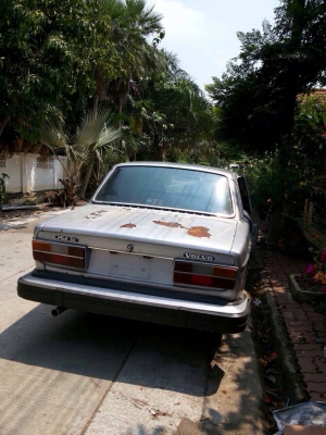 ขาย volvo 264 gl ตัวนอก รุ่นพิเศษ เครื่องเดิมๆ รถเก่าเก็บ จอดนาน ขายตามสภาพ (ทะเบียน+ชุดโอนครบ )  รถอยู่โคราชคับ
