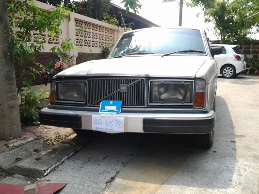 ขาย volvo 264 gl ตัวนอก รุ่นพิเศษ เครื่องเดิมๆ รถเก่าเก็บ จอดนาน ขายตามสภาพ (ทะเบียน+ชุดโอนครบ )  รถอยู่โคราชคับ
