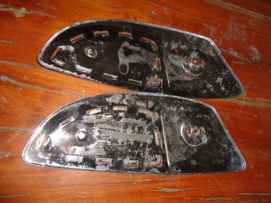 ขายแก้มถังน้ำมันสแตนเลสแท้ K-125 M.2 จำนวน 2 คู่ ด่วน สนใจโทร.081-005-8785