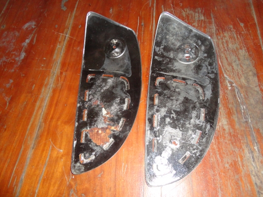 ขายแก้มถังน้ำมันสแตนเลสแท้ K-125 M.2 จำนวน 2 คู่ ด่วน สนใจโทร.081-005-8785