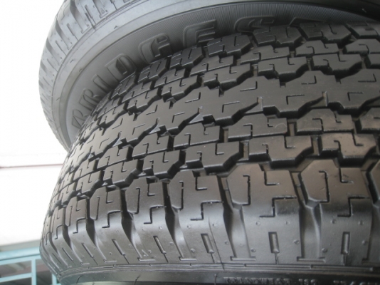 ขายล้อแม็ก new dmax 16"x7" et33 6 รู 139.7 ยาง bridgestone dueler h/t 689 245/70r16 ยางผลิตสัปดาห์ที่ 19 ปี 12 .ใช้มา 12,xxx km  สนใจติดต่อเล็กคลองสามครับ (081-3747940)