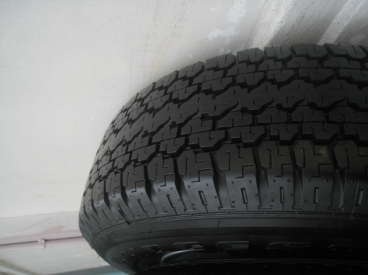 ขายล้อแม็ก new dmax 16"x7" et33 6 รู 139.7 ยาง bridgestone dueler h/t 689 245/70r16 ยางผลิตสัปดาห์ที่ 19 ปี 12 .ใช้มา 12,xxx km  สนใจติดต่อเล็กคลองสามครับ (081-3747940)