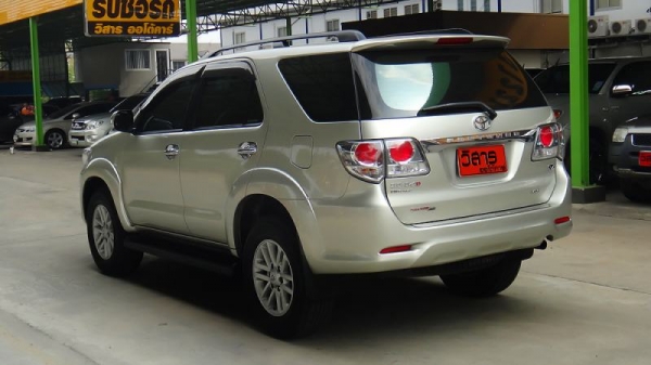 TOYOTA FORTUNER 3.0  AT 4WD ปี 2012