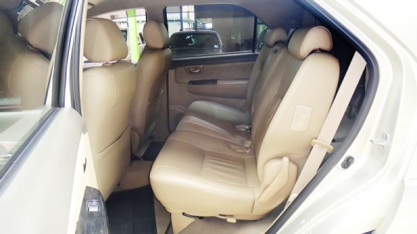 TOYOTA FORTUNER 3.0  AT 4WD ปี 2012