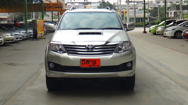 TOYOTA FORTUNER 3.0  AT 4WD ปี 2012