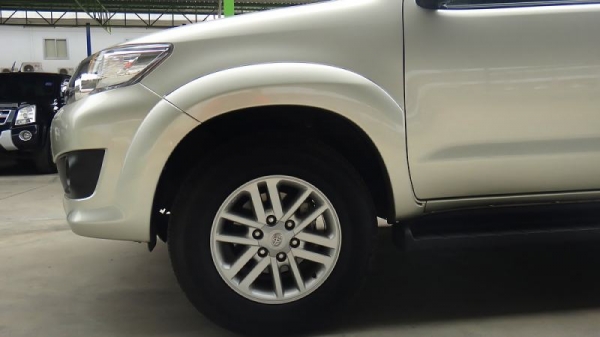 TOYOTA FORTUNER 3.0  AT 4WD ปี 2012