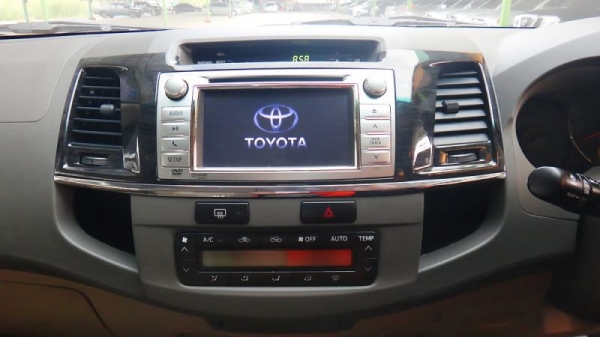 TOYOTA FORTUNER 3.0  AT 4WD ปี 2012