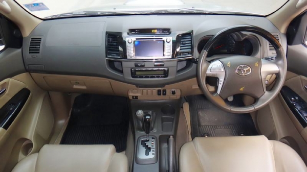 TOYOTA FORTUNER 3.0  AT 4WD ปี 2012
