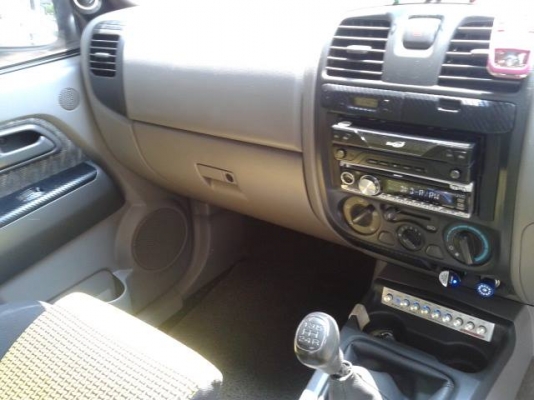 ขาย ISUZU D-MAX CAB4 SX2.5TURBO DDI ราคา 300,000 บาท ขาย ISUZU D-MAX CAB4 SX2.5TURBO DDI ราคา 300,000 บาท