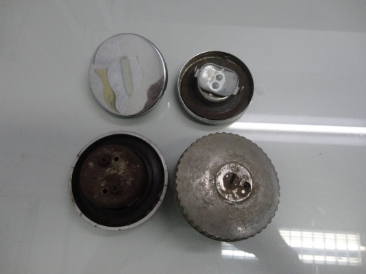 ขายฝาปิดถังน้ำมัน suzuki k-125 สนใจโทร.081-005-8785