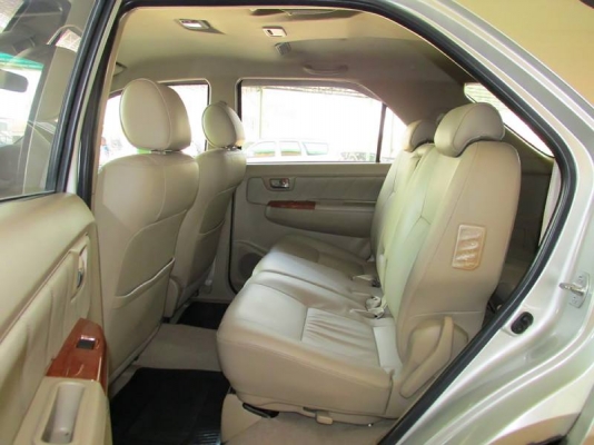 TOYOTA FORTUNER 2.7  AT RWD ปี 2009