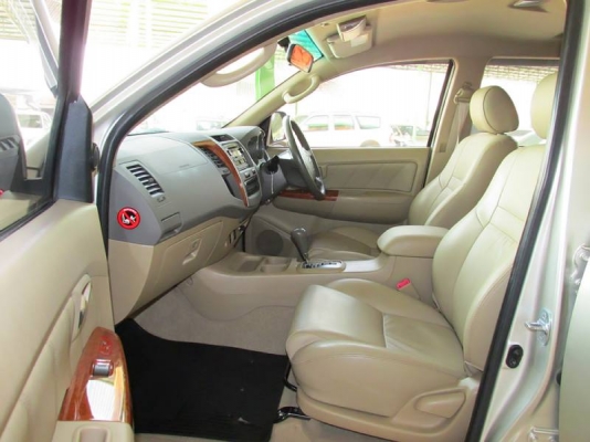 TOYOTA FORTUNER 2.7  AT RWD ปี 2009