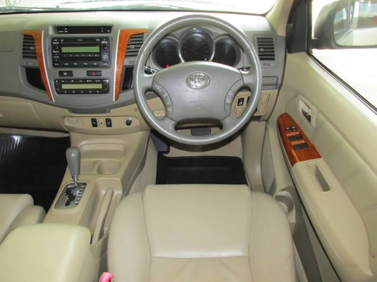 TOYOTA FORTUNER 2.7  AT RWD ปี 2009