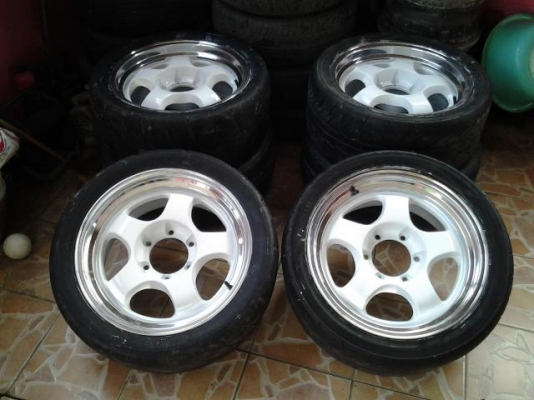 ขายล้อ 17 * 8 of 20  6 รูู ติดยางเก่า ๆ มา 2 คู่ ลึก ๆ 12500/ชุด