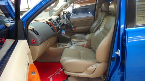 TOYOTA FORTUNER 2.7  AT RWD ปี 2009