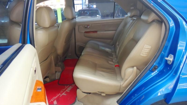 TOYOTA FORTUNER 2.7  AT RWD ปี 2009