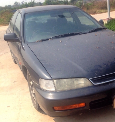 HONDA ACCORD VTi-E 2.2 AT ปี 39 รถสวยจัดภายนอกสีสันบางเดิม เครื่องยนต์แห้งแรงดีติดตั้งแก๊ส LPG ลงเล่มครบพร้อมโอนประหยัดสุดๆ ภายในเก๋งเบาะหุ้มหนัง CD MP3 แอร์  พ.เพาเวอร์ ก.ไฟฟ้า ช่วงล่างแน่น ล้อแม็กครบครัน ยางสภาพดี 70\% พร้อมใช้งาน เอกสารทะเบียนครบพร้อมโอ