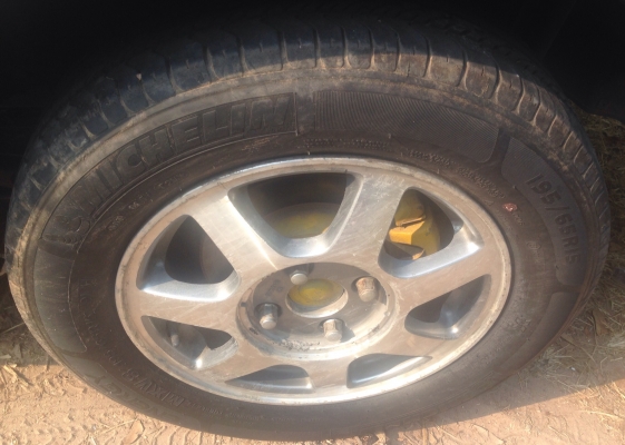 HONDA ACCORD VTi-E 2.2 AT ปี 39 รถสวยจัดภายนอกสีสันบางเดิม เครื่องยนต์แห้งแรงดีติดตั้งแก๊ส LPG ลงเล่มครบพร้อมโอนประหยัดสุดๆ ภายในเก๋งเบาะหุ้มหนัง CD MP3 แอร์  พ.เพาเวอร์ ก.ไฟฟ้า ช่วงล่างแน่น ล้อแม็กครบครัน ยางสภาพดี 70\% พร้อมใช้งาน เอกสารทะเบียนครบพร้อมโอ