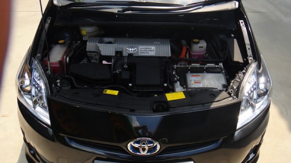 TOYOTA PRIUS Hybrid 1.8 AT ปี 2011