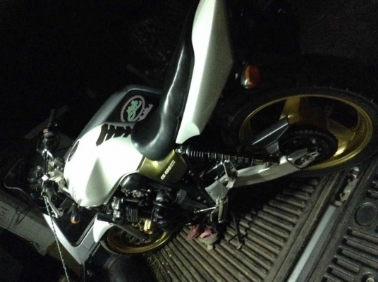 ด่วน!!! ขาย cb 400  เทคนักเรียนปี 200    ราคาเดิม79000  บาท  ลดราคาเหลือ 69000 บาท