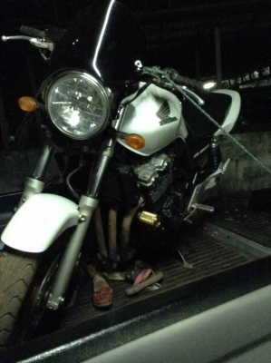 ด่วน!!! ขาย cb 400  เทคนักเรียนปี 200    ราคาเดิม79000  บาท  ลดราคาเหลือ 69000 บาท