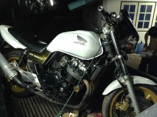 ด่วน!!! ขาย cb 400  เทคนักเรียนปี 200    ราคาเดิม79000  บาท  ลดราคาเหลือ 69000 บาท