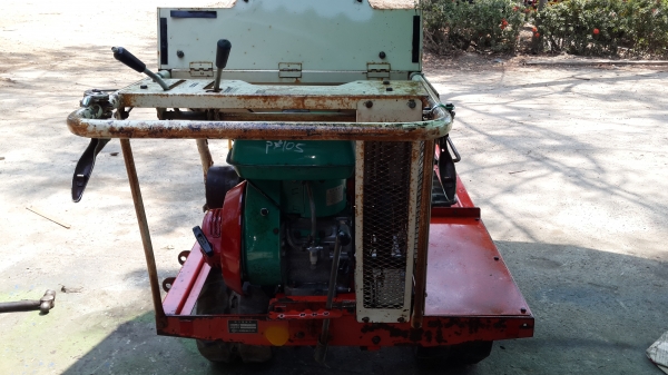 รถบรรทุกการเกษตรแทรคยาง