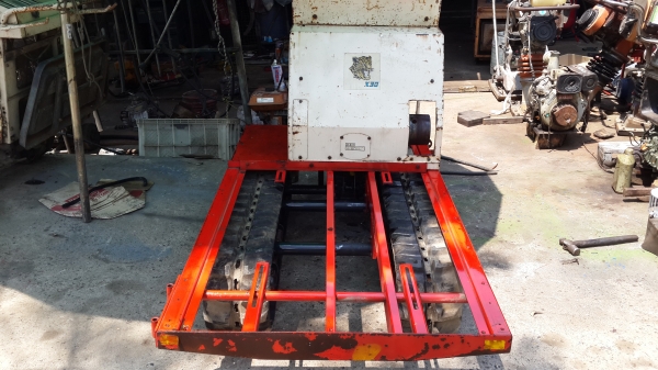 รถบรรทุกการเกษตรแทรคยาง