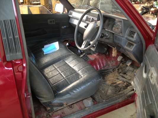 ขาย Toyota YN50 สีแดง ราคาเบาหวิว