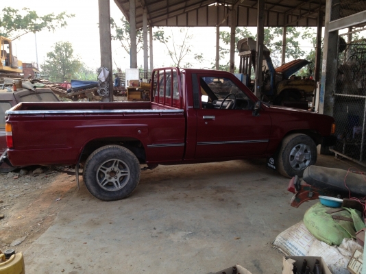 ขาย Toyota YN50 สีแดง ราคาเบาหวิว