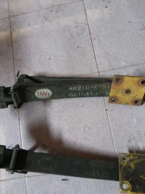 ขายครับ แหนบ 2 คู่พร้อมเฟืองท้ายครับ ครับ ราคาต่อรองได้ครับ ขายครับ แหนบ 2 คู่พร้อมเฟืองท้ายครับ ครับ ราคาต่อรองได้ครับ