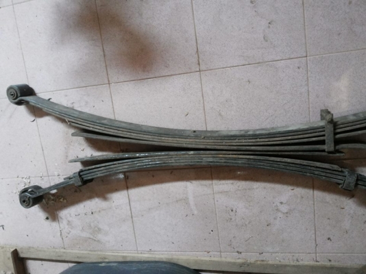 ขายครับ แหนบ 2 คู่พร้อมเฟืองท้ายครับ ครับ ราคาต่อรองได้ครับ