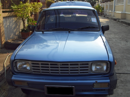 ขามมาสด้าแฟมิเลีย