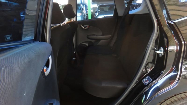 HONDA JAZZ   i-VTEC 1.5 AT ปี 2010