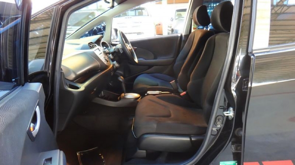 HONDA JAZZ   i-VTEC 1.5 AT ปี 2010