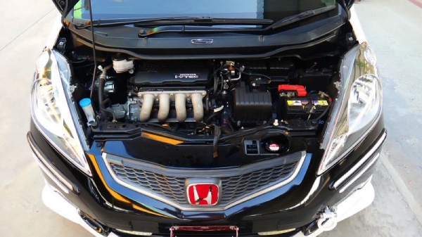 HONDA JAZZ   i-VTEC 1.5 AT ปี 2010