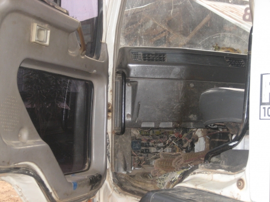 ITSUBISHI  527   2เพลา 195 แรง  930,000  บาท