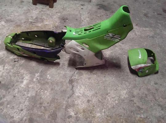 ขายชุดสี KAWASAKI LEO SE. ของแท้ครับ