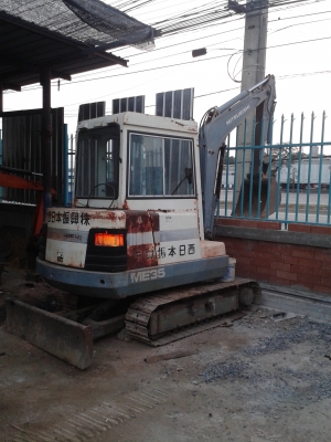 ขายรถขุดยี่ห้อ mitsubishi-me35รถนำเข้าจากญี่ปุ่น