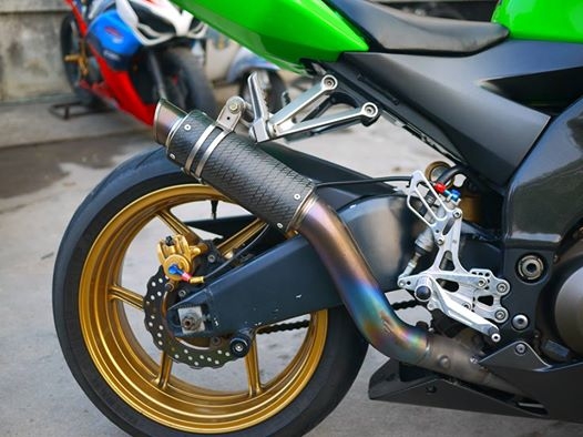 ขาย ZX10 ปี 2005 พร้อมทะเบียนแท้777 ขาย ZX10 ปี 2005 พร้อมทะเบียนแท้777