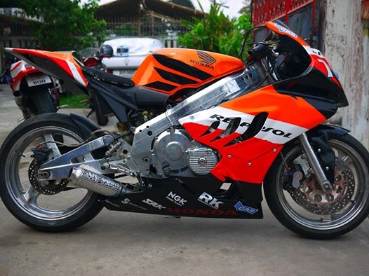 ขาย CBR400 พร้อมทะเบียนแท้ แฟริ่ง BM S1000R ท่อสูตรลั่นๆ