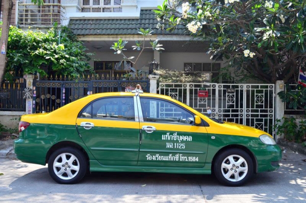 Taxi Altis ตัว E NGV ถังใหญ่ เหลือวิ่ง 2 ปี 10 เดือน