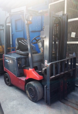 ขายตามสภาพ  ++ รถยกไฟฟ้าแบบนั่งขับขนาด 1.5 ตัน เสาสูง 3 เมตร ++++