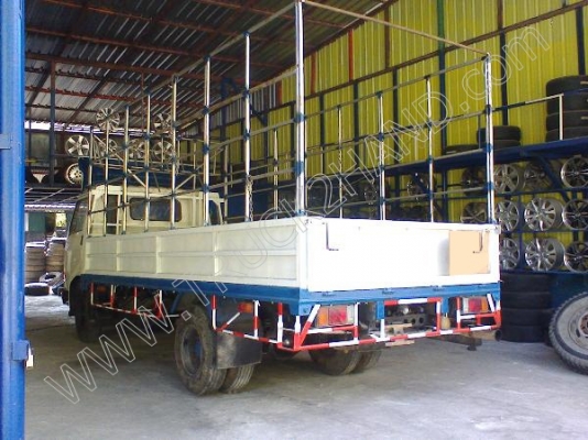 รถบรรทุก 6 ล้อ ยี่ห้อ HINO รุ่น FB113