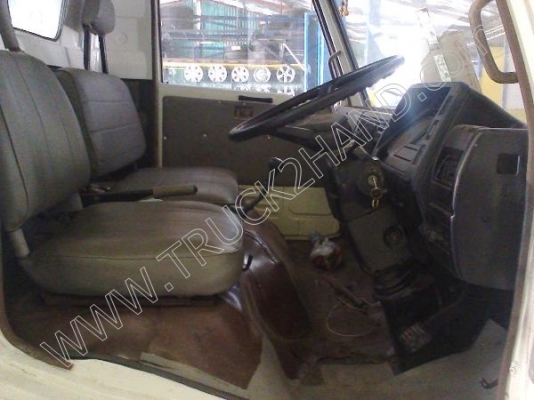 รถบรรทุก 6 ล้อ ยี่ห้อ HINO รุ่น FB113