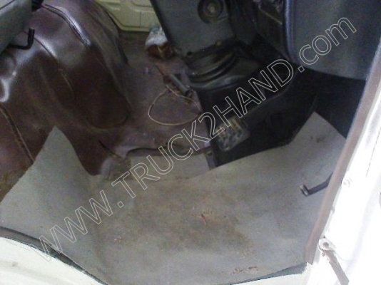 รถบรรทุก 6 ล้อ ยี่ห้อ HINO รุ่น FB113