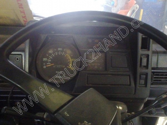 รถบรรทุก 6 ล้อ ยี่ห้อ HINO รุ่น FB113