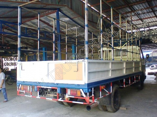 รถบรรทุก 6 ล้อ ยี่ห้อ HINO รุ่น FB113