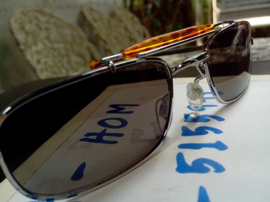 ขายแว่นกันแดด ขาลายกระ ราคามิตรภาพ